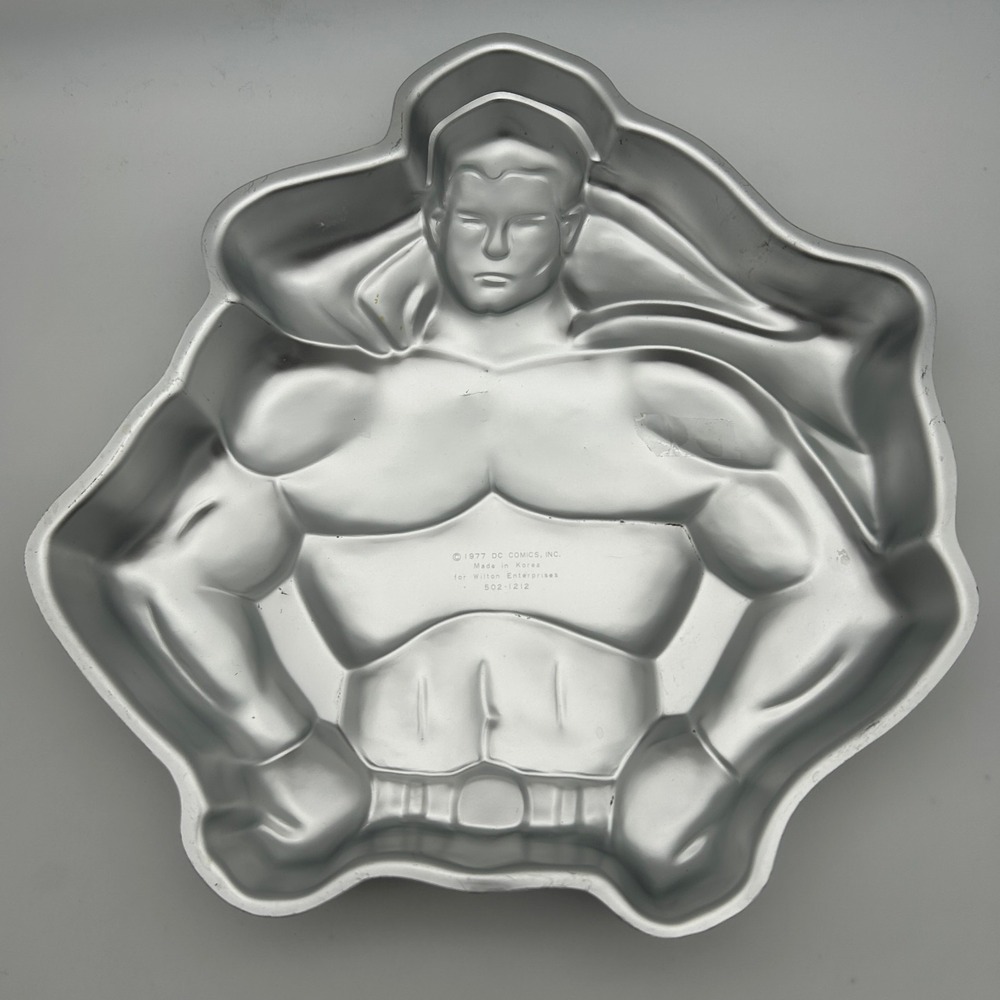 Vintage 1977 Wilton‎ Superman Cake Pan Mold 502-1212 DC Comics Super Hero Cape
